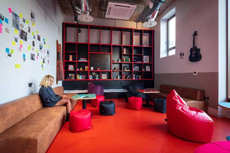 هاستل Clink I Lár