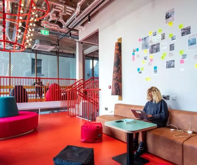 هاستل Clink I Lár