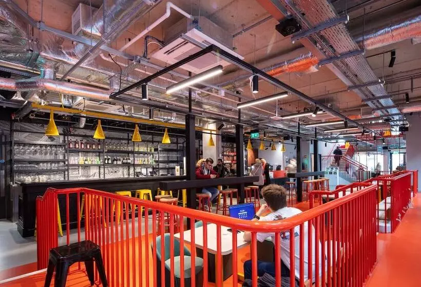 هاستل Clink I Lár