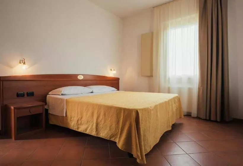 Hotelli Albergo Canè