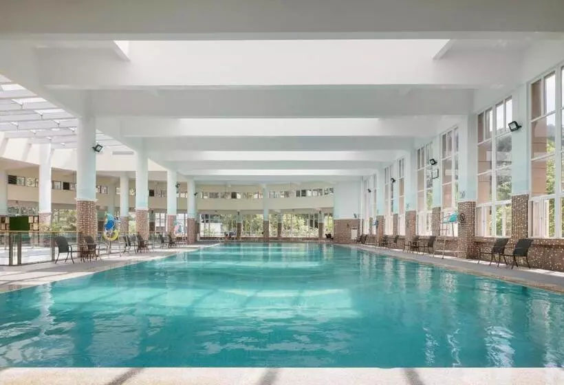 هتل Guangdong Hot Spring