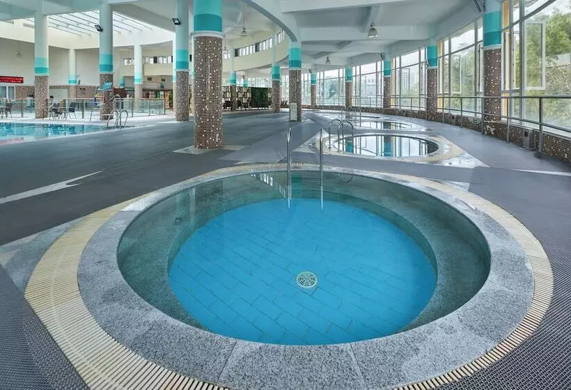 هتل Guangdong Hot Spring