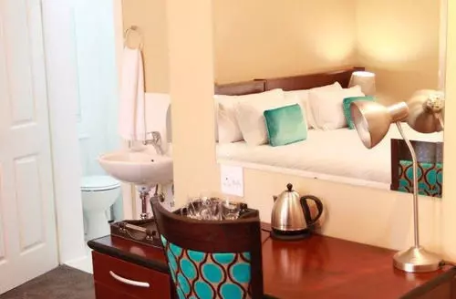 1st Class Manor B&b