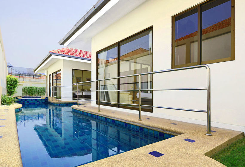 Avoca Pool Villas