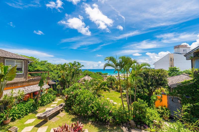 تختخواب و صبحانه Red Garden Resort