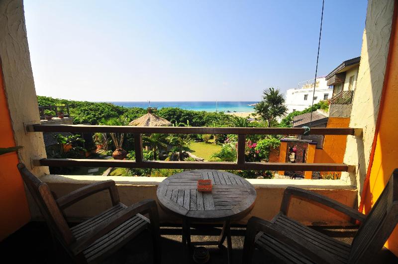 تختخواب و صبحانه Red Garden Resort