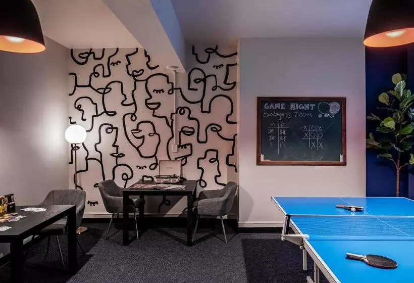 Boston Fenway Inn By Found