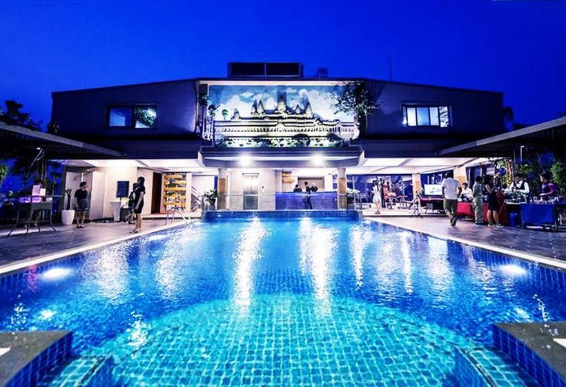 Отель Essence Phnom Penh