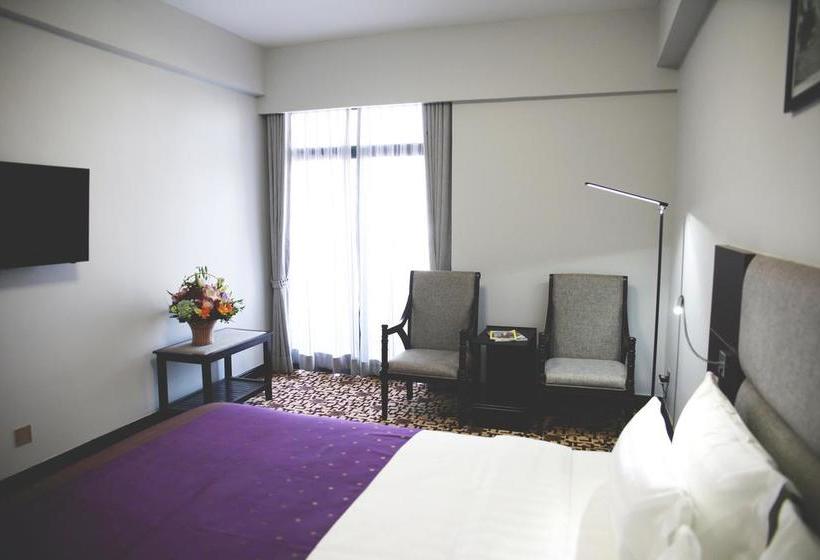 Отель Essence Phnom Penh