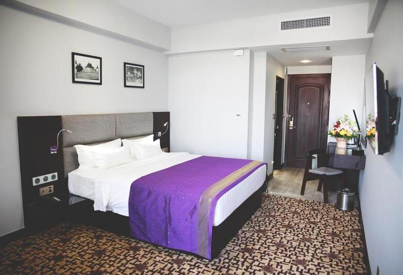 Отель Essence Phnom Penh