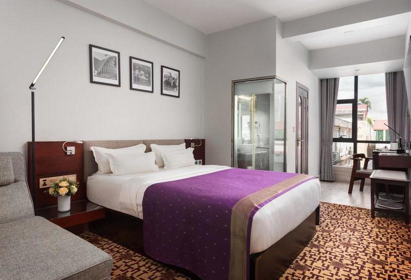 Отель Essence Phnom Penh