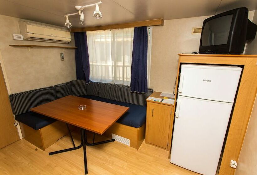 ホテル Arena Indije Mobile Homes