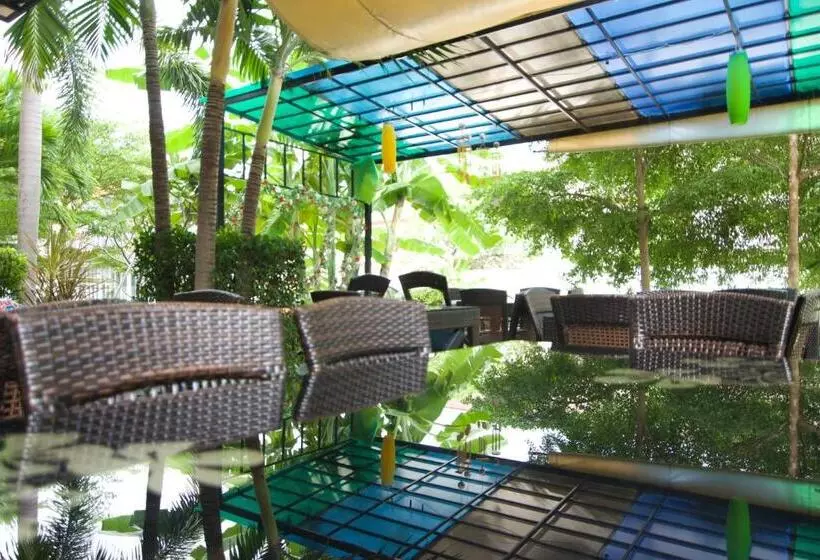 هتل Evergreen Resort Chaam