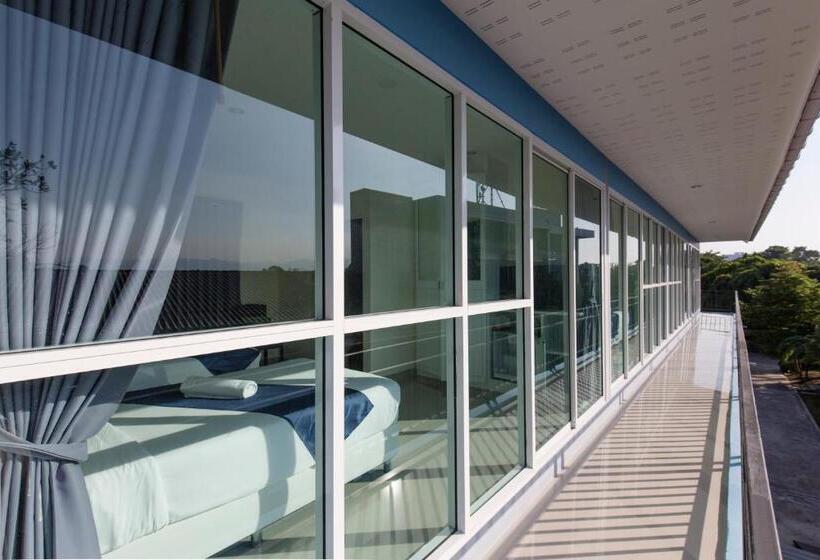 בית מלון כפרי Evergreen Resort Chaam