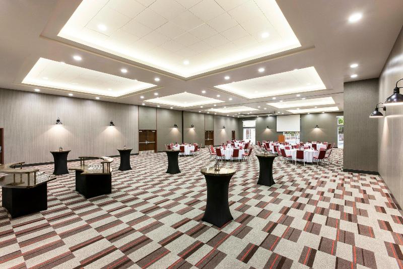 Отель Four Points By Sheraton Seattle Airport South