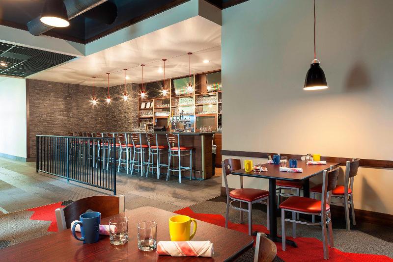 Отель Four Points By Sheraton Seattle Airport South