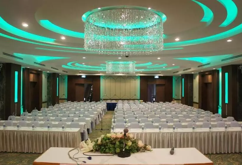 Lee Gardens Plaza Hotel   Sha Plus