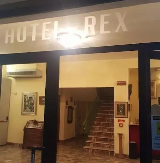 ホテル Nuovo Albergo Rex