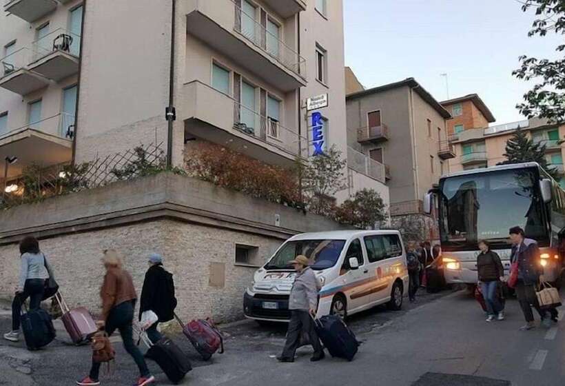 Hotel Nuovo Albergo Rex