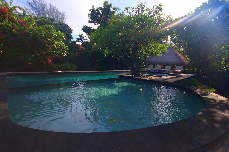 هتل Sejuk Cottages