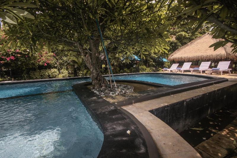 هتل Sejuk Cottages