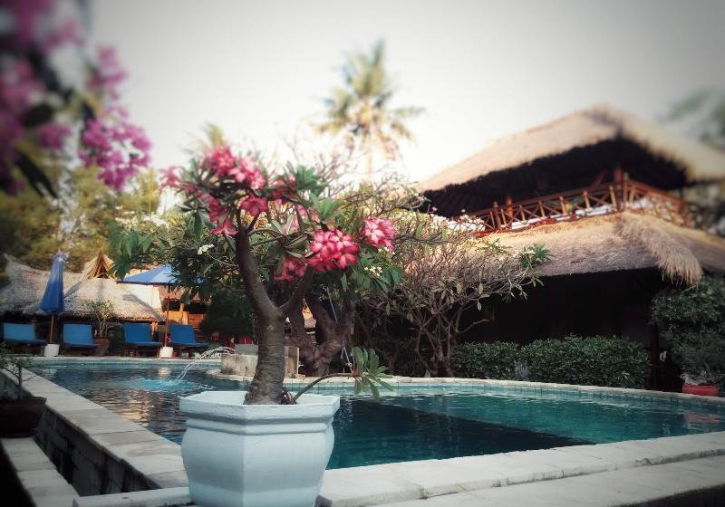 هتل Sejuk Cottages