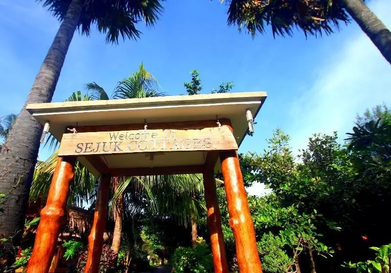 ホテル Sejuk Cottages