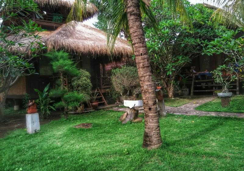 هتل Sejuk Cottages