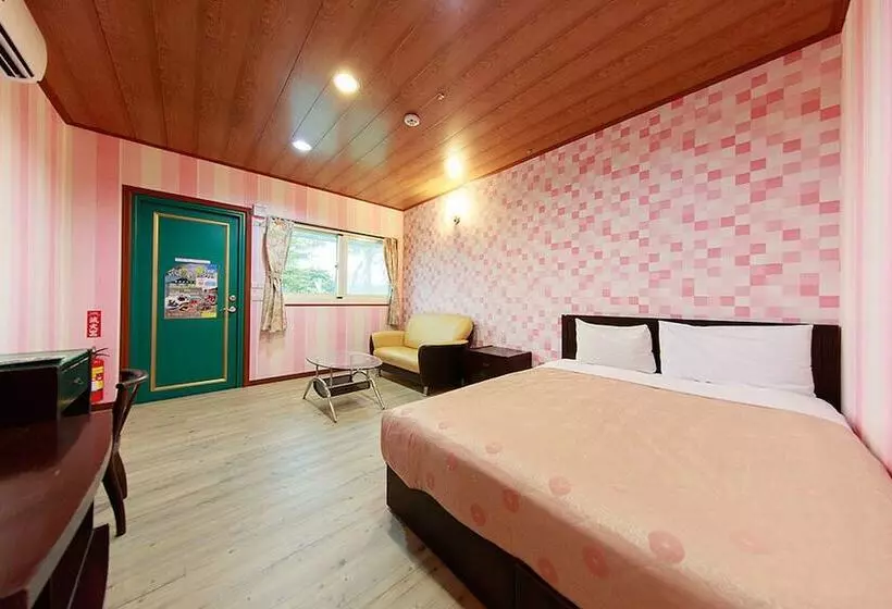 Kenting Dajianshan Cabin