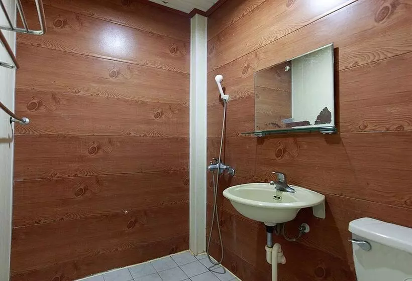 Kenting Dajianshan Cabin