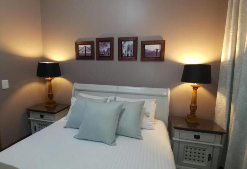 Пансион 2 Leafed Doors