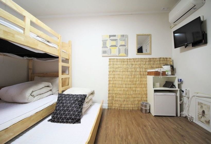 פנסיון Njoy Guesthouse