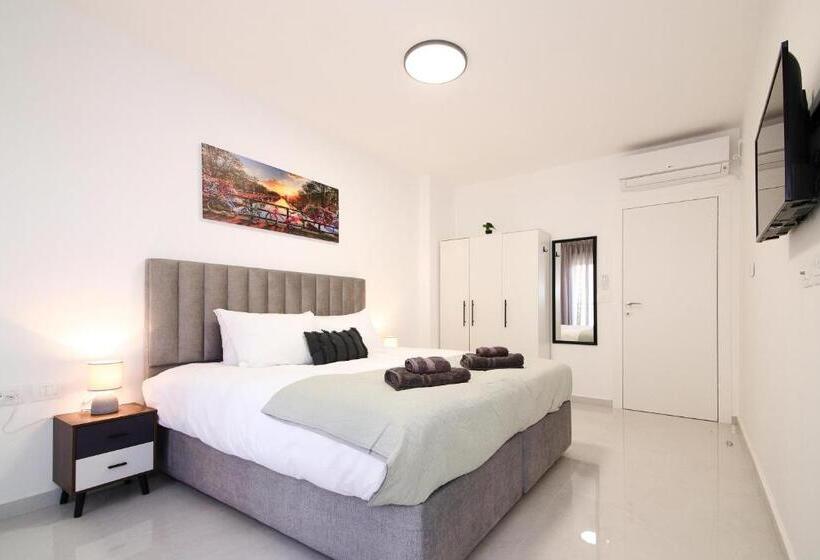 Agrippas Apartment 8