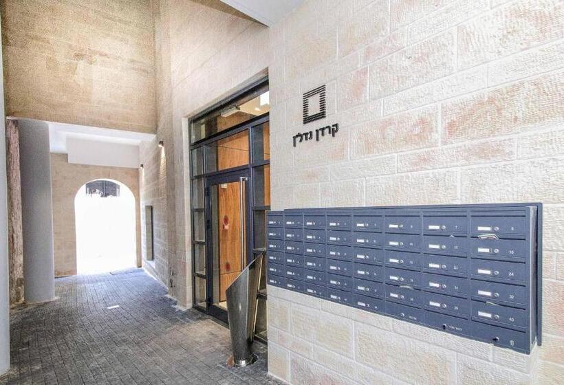 Agrippas Apartment 8