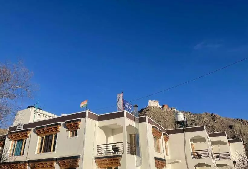 تختخواب و صبحانه Yeed Ga Villa