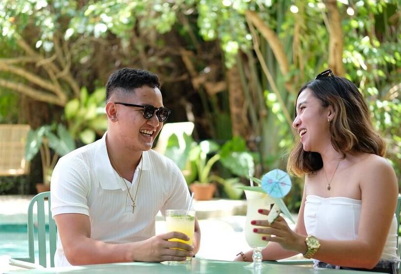 هاستل Mad Monkey Dumaguete