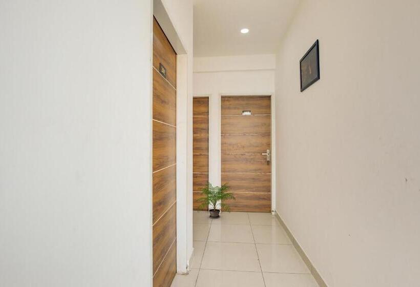 Flagship Hotel Cozy Comfort