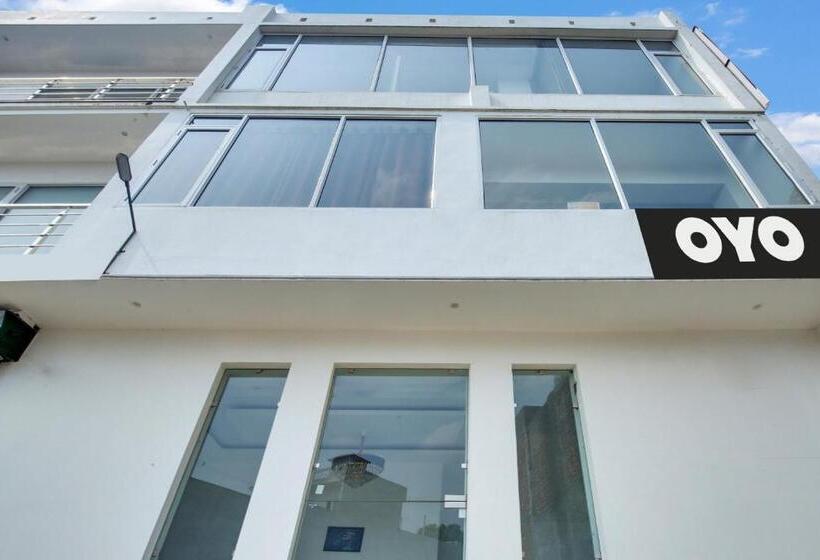 Flagship Hotel Cozy Comfort