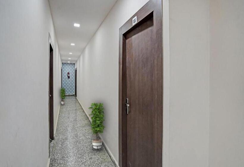 Отель Flagship  Shivman