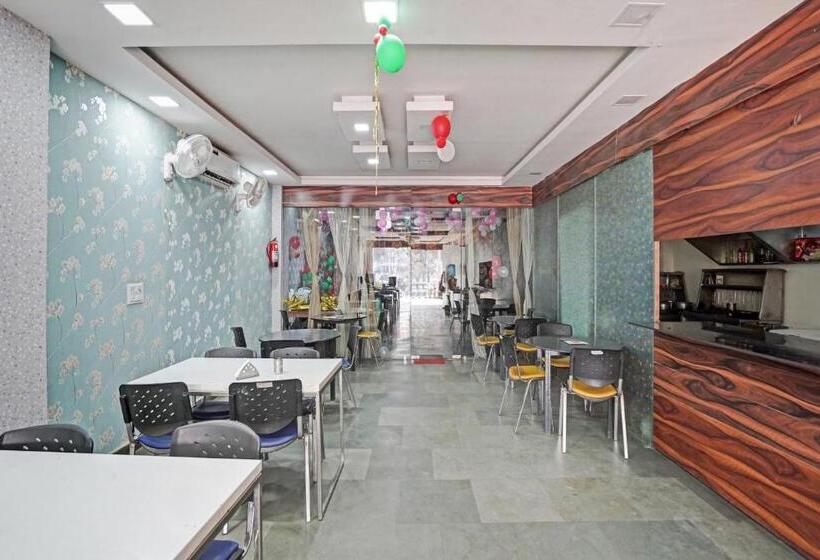 Отель Flagship  Shivman