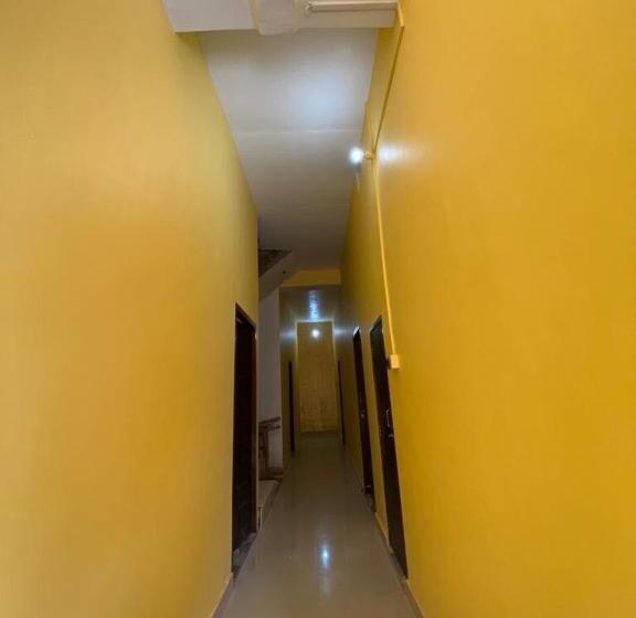 Oyo Hotel White Dove