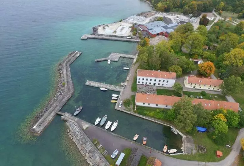 Retkeilymaja Borghamn Strand