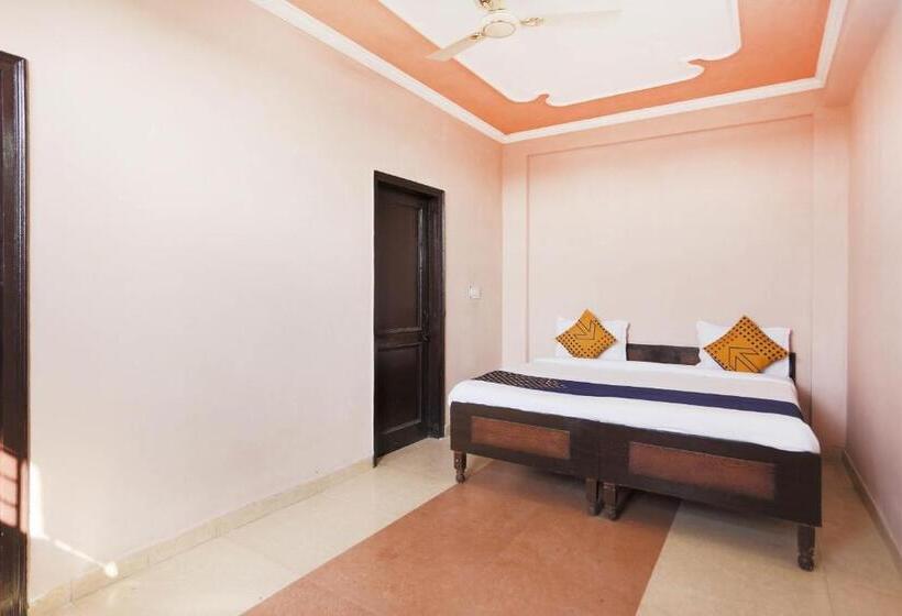 בית מלון כפרי Spot On 75328 Sanrac Residency