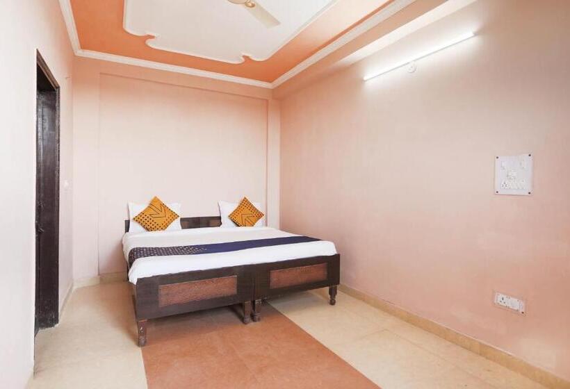 בית מלון כפרי Spot On 75328 Sanrac Residency