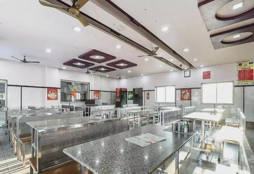 Oyo Flagship Hotel Honest