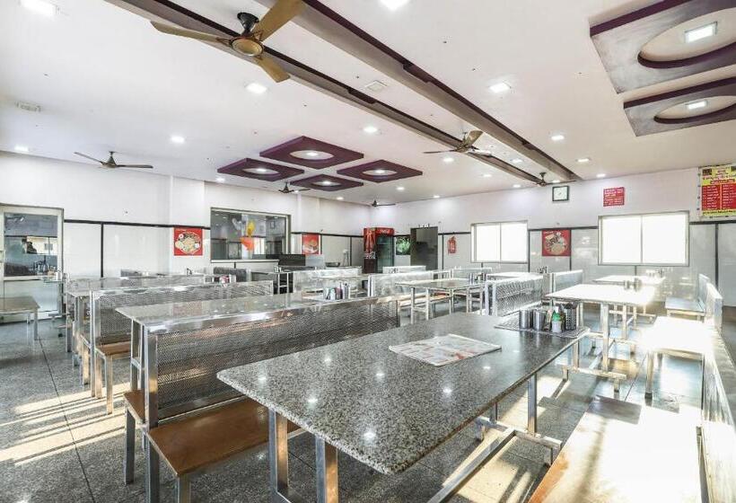 Oyo Flagship Hotel Honest