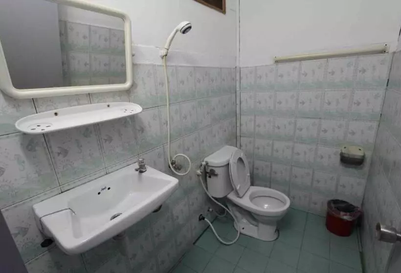 Pensió Lux Guesthouse