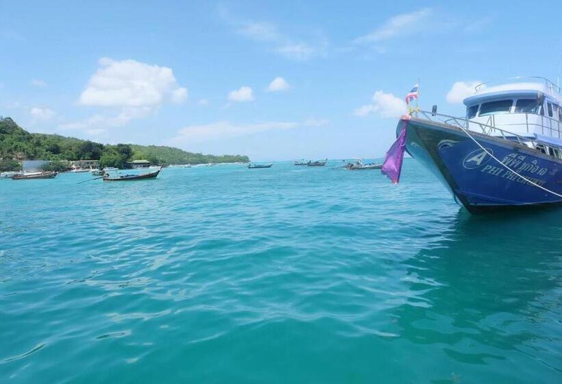 Pensió Lux Guesthouse