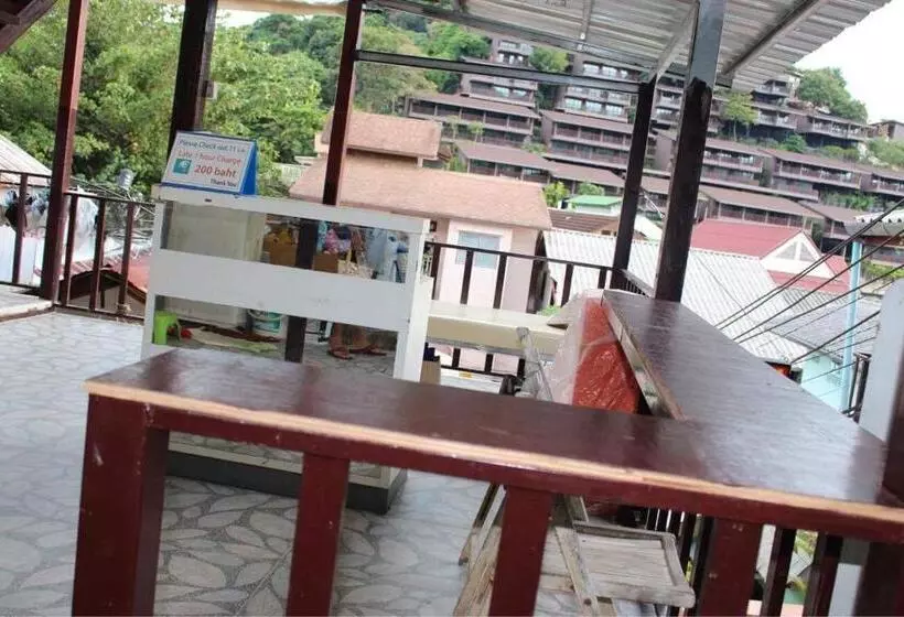Pensió Lux Guesthouse
