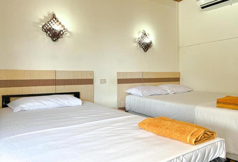 Pensió Lux Guesthouse